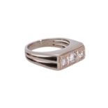 Ring mit 3 Diamanten zus. ca. 0,50 ct, 