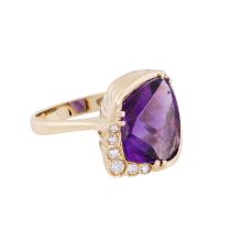 Ring mit Amethyst im Fantasieschliff und Brillanten zus. ca 0,2 ct,