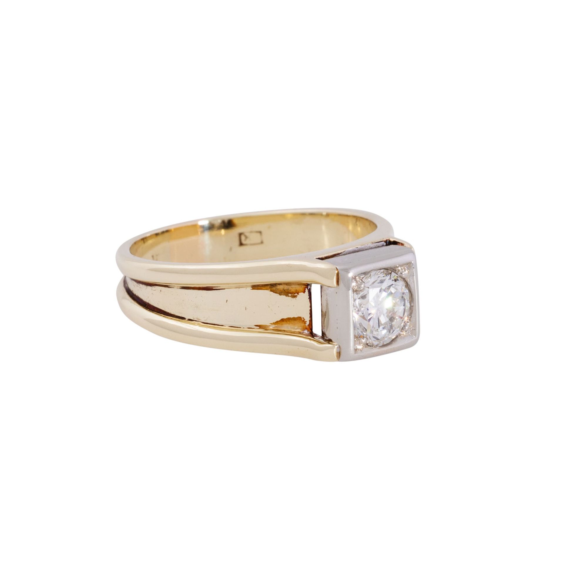 Solitärring mit Brillant von ca. 0,7 ct, 