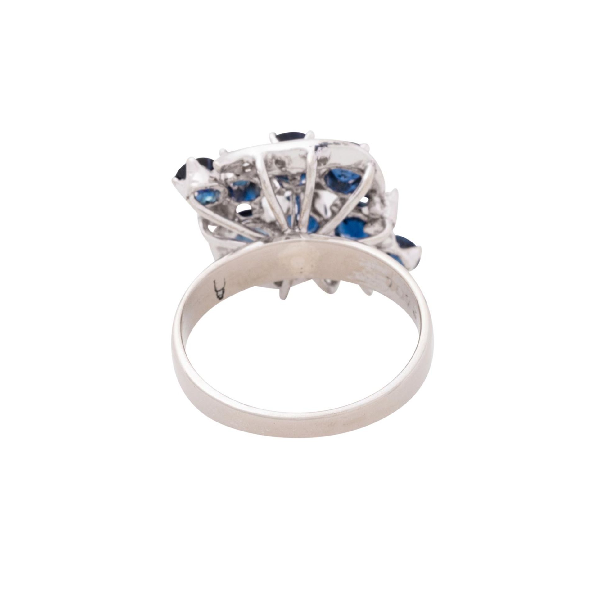 Ring mit 8 Saphiren und Diamanten von zus. ca. 0,1 ct, - Image 3 of 3