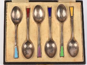 19th Century shell bowl silver caddy spoon. London 1892.
