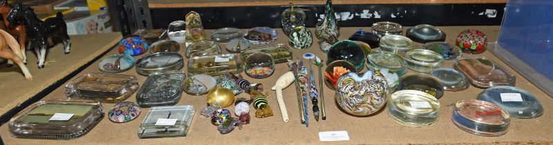 Collection of souvenir paperweights, mostly 20th Century, some showing piers, Skegness and Hastings,