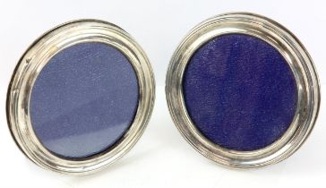 Pair of oval silver photo frames, Birmingham 1984