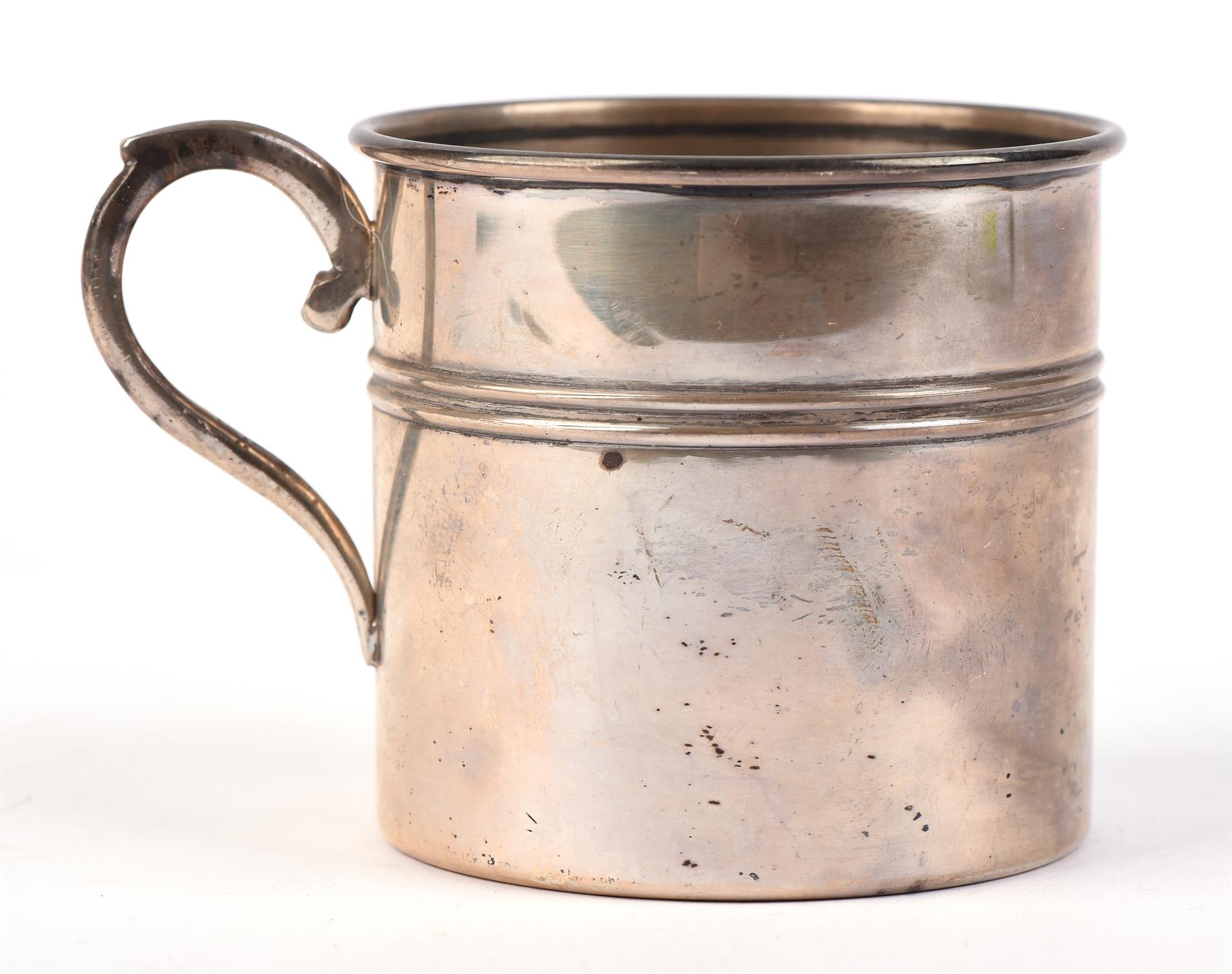 Silver mug or cup. 70 grams.