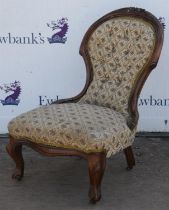 Victorian walnut salon chair, H86cm