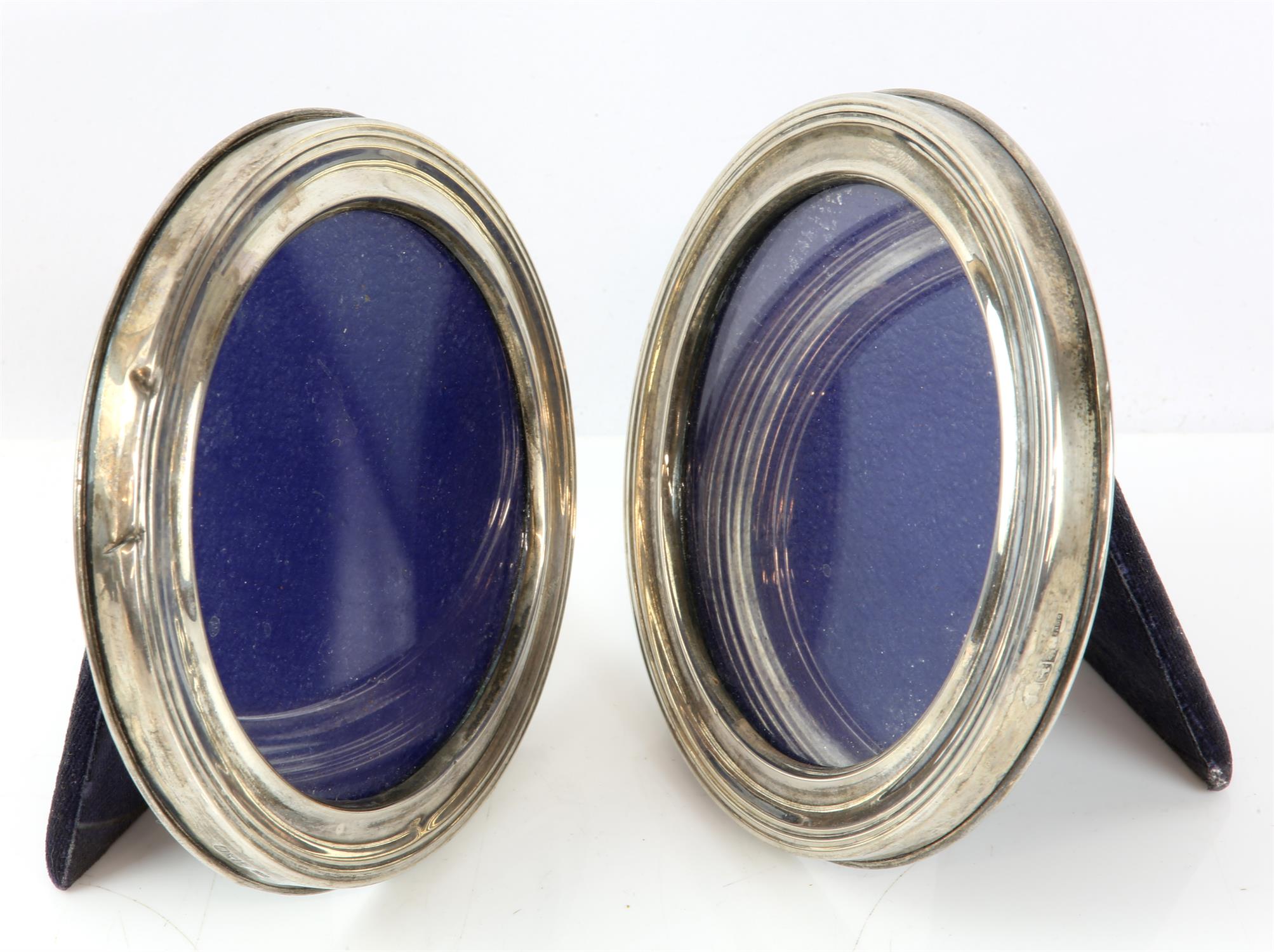 Pair of oval silver photo frames, Birmingham 1984 - Image 2 of 4