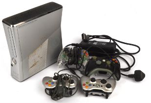 Xbox 360 Console Halo Reach Edition + 2 Halo Reach controllers, 1 black controller & 1 clear