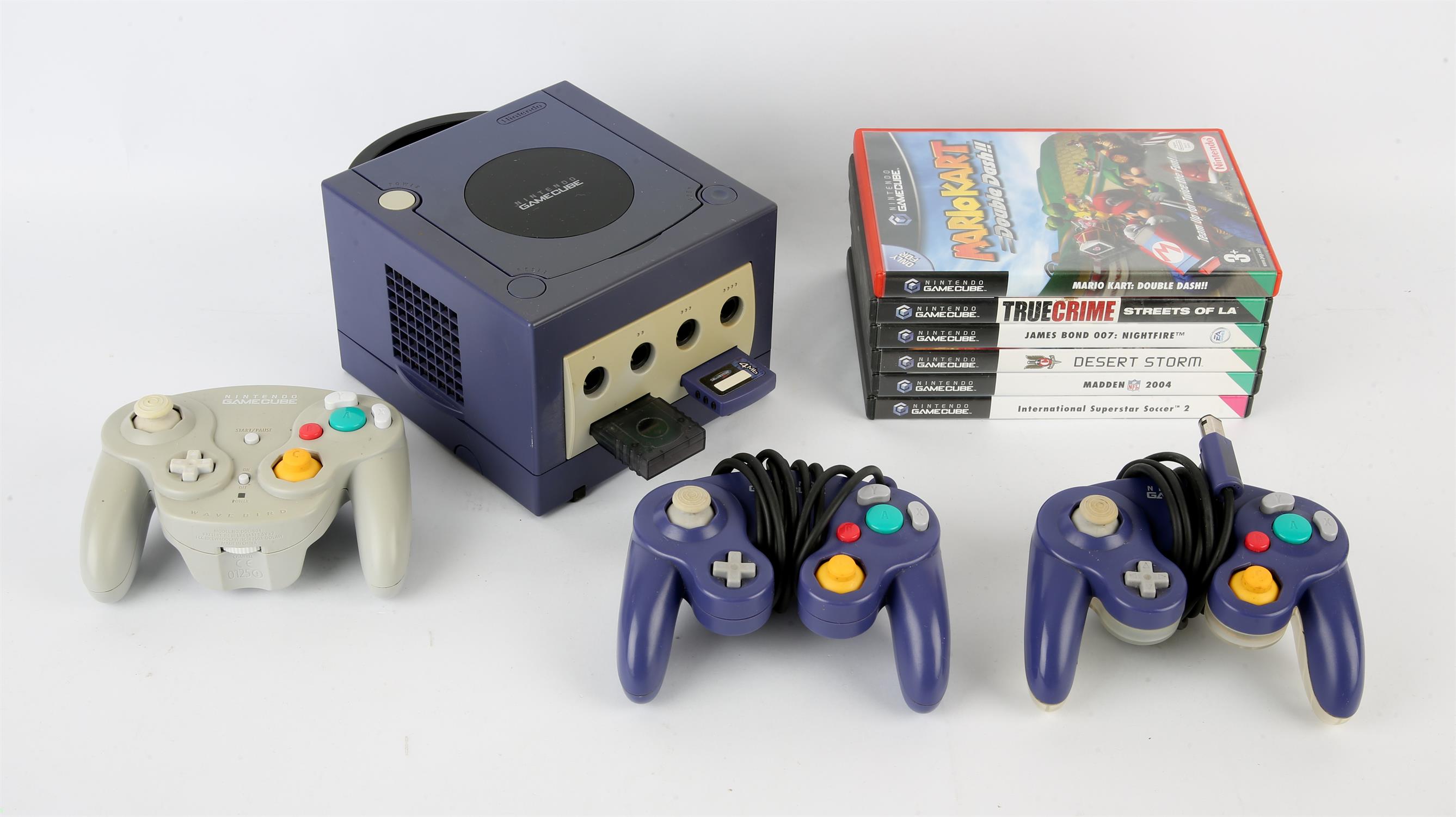 Nintendo Gamecube bundle (PAL) Includes: Gamecube console (indigo) with 2 memory cards,