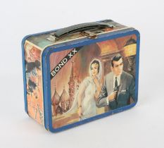 James Bond - Bond XX Lunch box from 1966, showing a scene outside the Kremlin, made in USA.