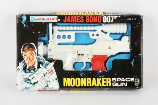 James Bond 007 - Moonraker Space Gun by Lone Star with die cast metal mechanism, No 1207, from 1979,