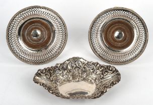 Late Victorian pierced and foliate embossed silver basket by the goldsmiths & Silversmiths Company,