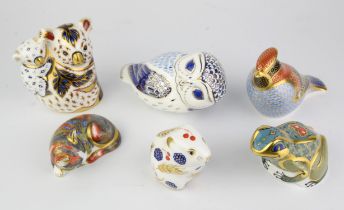 Royal Crown Derby, Platinum Owl, gold stopper, Fountain Frog, gold stopper, Cottage Garden Kitten,