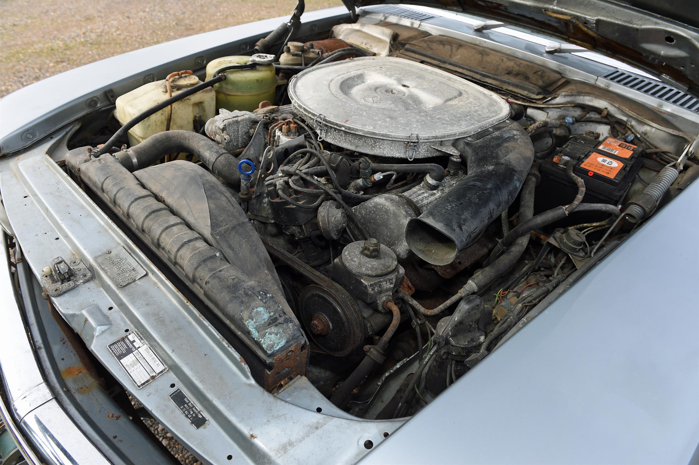 1981 Mercedes 380 SL R107 Automatic Petrol Convertible. Registration number: 4925 LJ. - Image 13 of 14