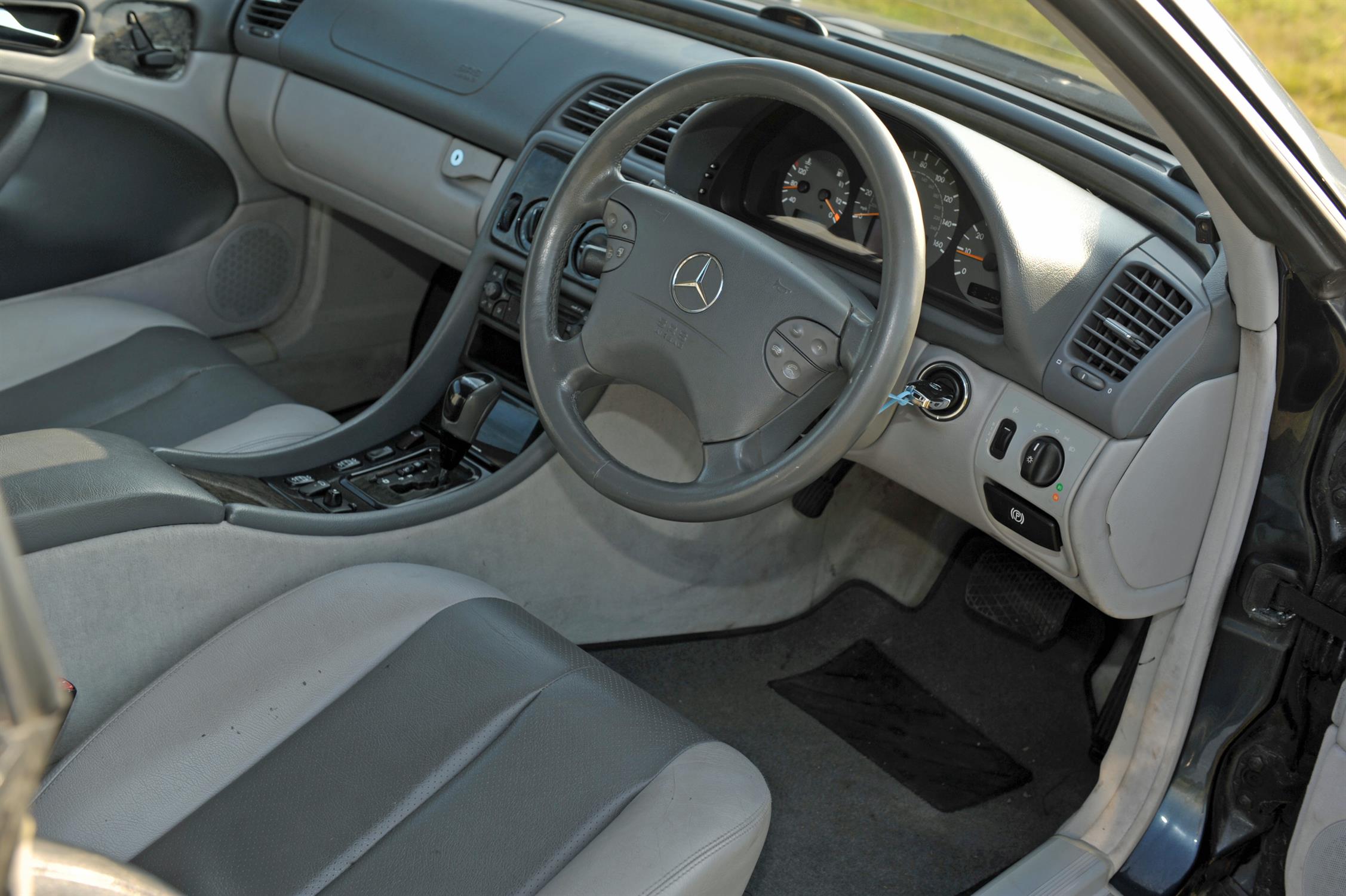2001 Mercedes CLK 200 Petrol Convertible Automatic. Registration number: Y702 HAP. - Image 8 of 21