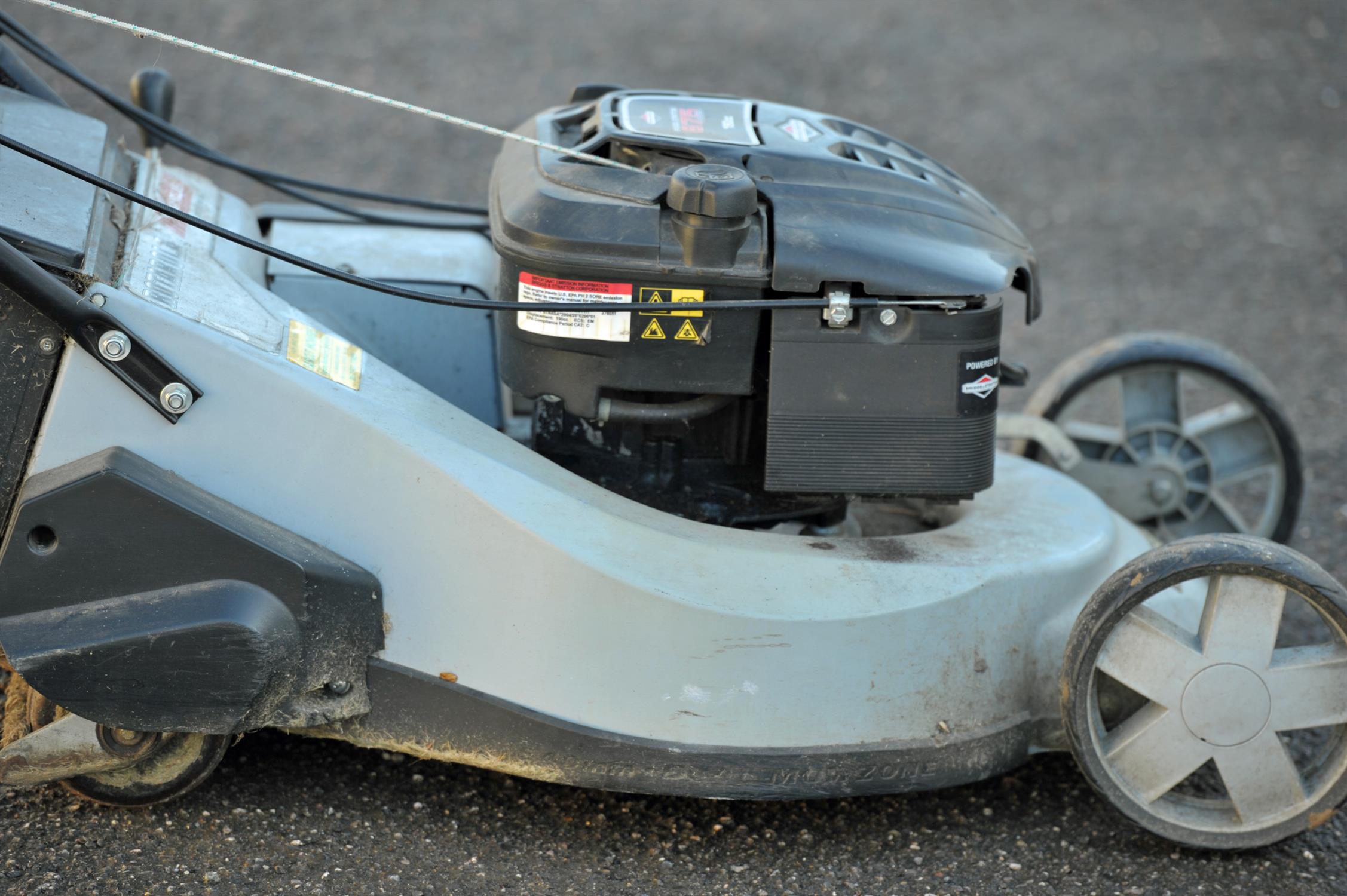 Masport self propelled , Briggs & Stratton 675 Series 190 cc petrol mower with rear roller - Image 2 of 6