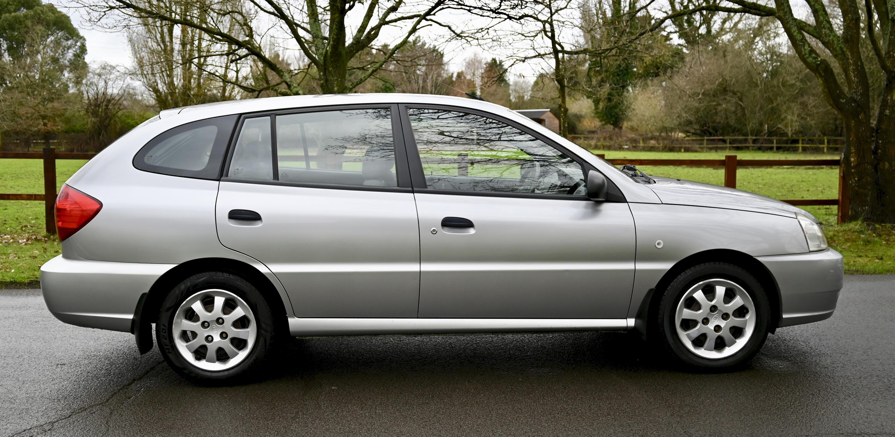 2004 Kia Rio 1.3 L 5-door Hatchback Petrol Manual. Registration number: EO04 CKU. 1 owner with 58, - Image 5 of 18