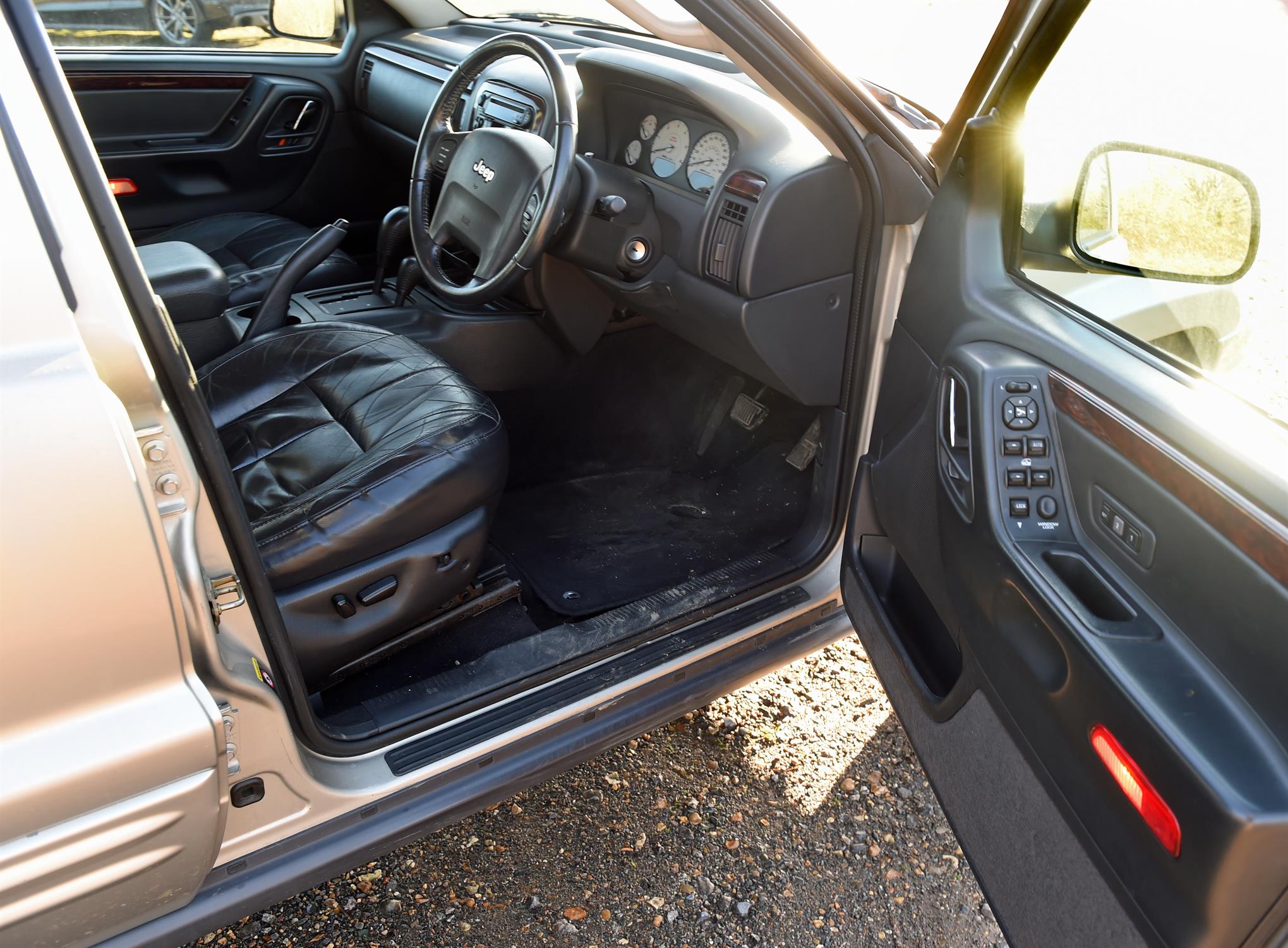 2003 Jeep Grand Cherokee 2.7 Diesel CRD LTD Automatic Registration number: NX03 XOP. 138, - Image 6 of 14