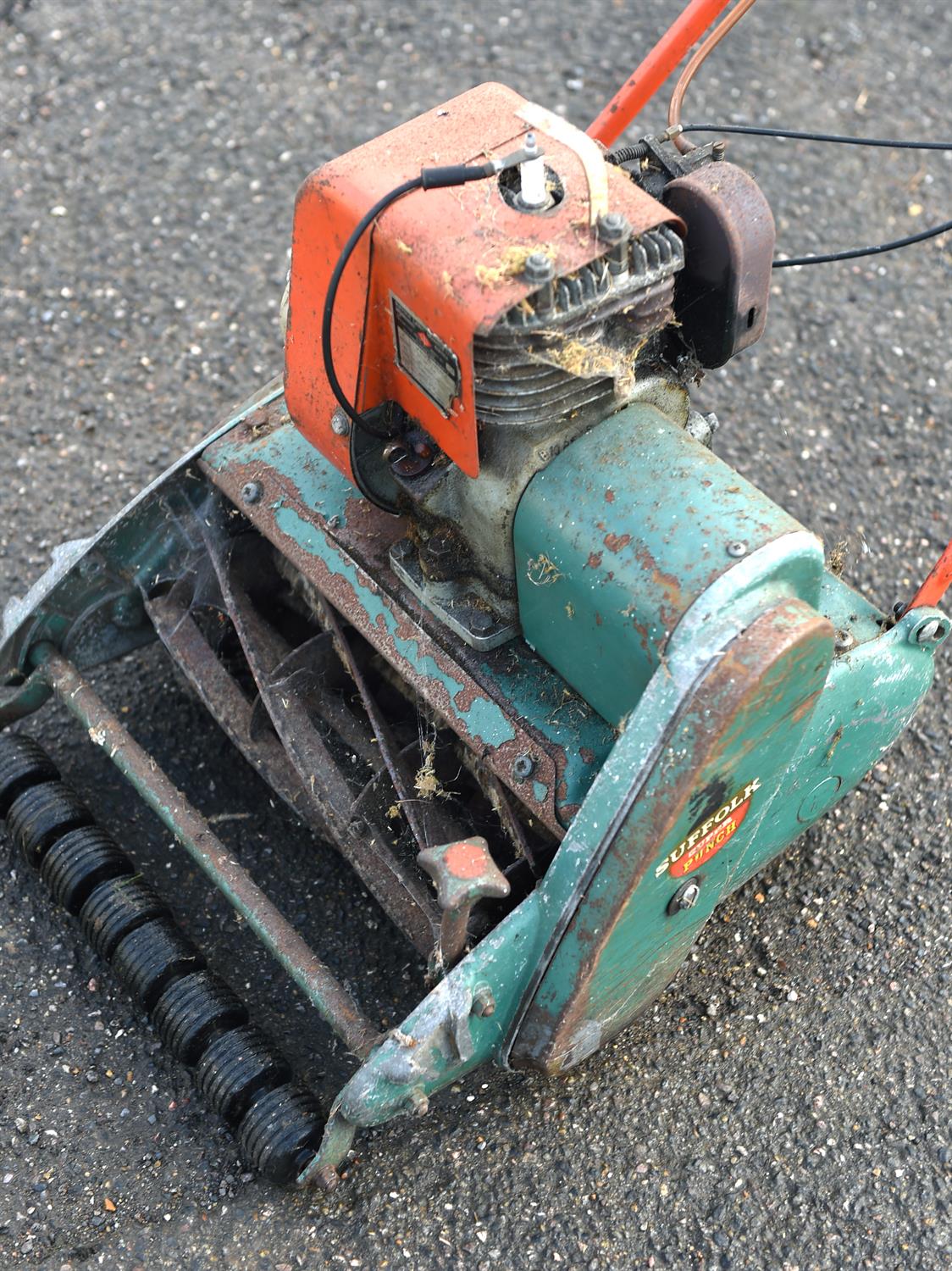 Suffolk punch cylinder Mower comes from a deceased estate. Please note this lot has the standard - Image 4 of 7