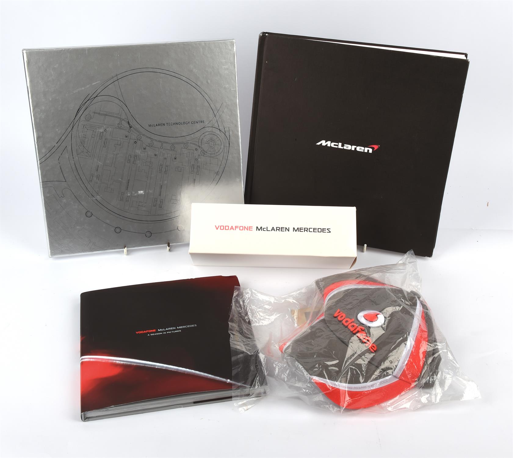 Exclusive McLaren Mercedes F1 Team Wear Clothing and other items - 5 Hugo Boss Clothing pieces - Image 13 of 13