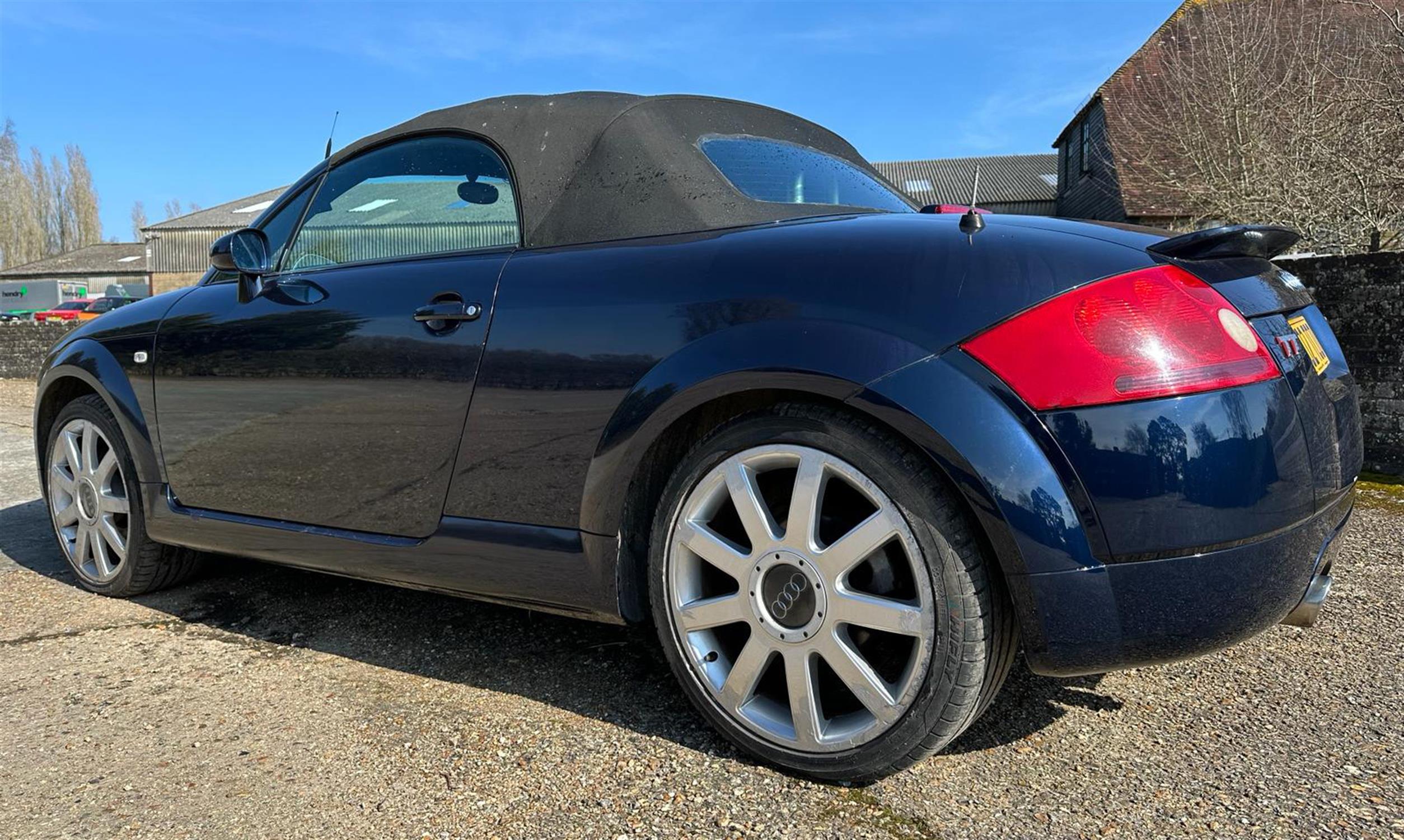 2002 Audi TT Quattro 225 Roadster 1.8 T. Manual. Registration number: LF02 TCO. Mileage: 80,460. - Image 9 of 15