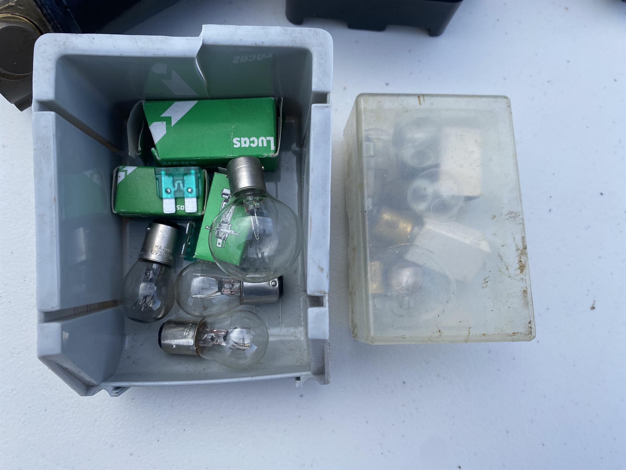 Morris 8 SU Fuel pump - not working. Including cut out fuse box and miscellaneous light bulbs. - Image 2 of 6