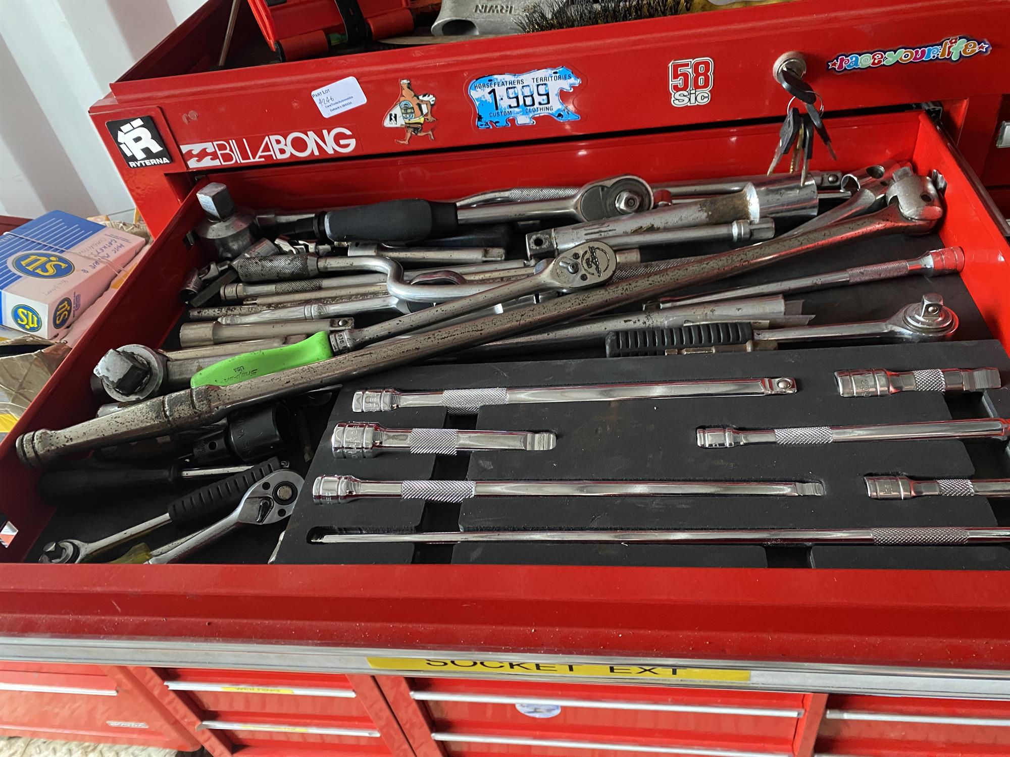 US Pro Tools professional 4 part draw red tool chest on wheels. Each draw is full of various tools - Image 5 of 39