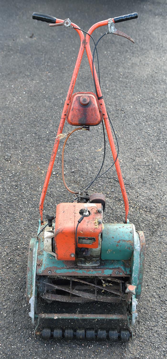 Suffolk punch cylinder Mower comes from a deceased estate. Please note this lot has the standard - Image 3 of 7