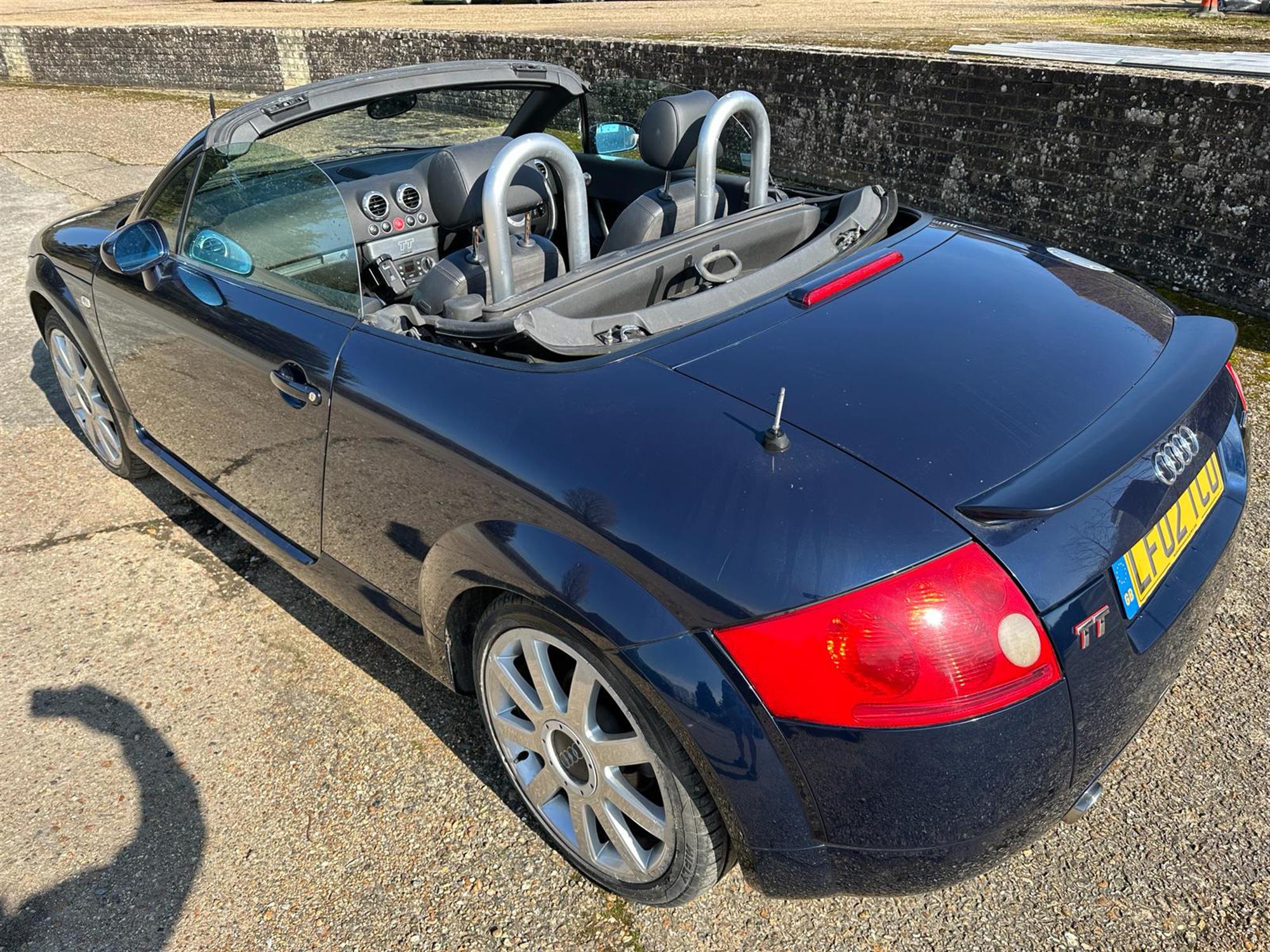 2002 Audi TT Quattro 225 Roadster 1.8 T. Manual. Registration number: LF02 TCO. Mileage: 80,460. - Image 7 of 15