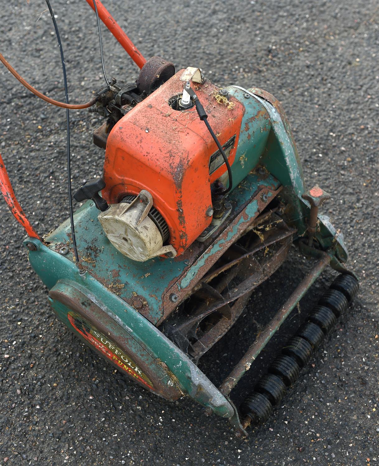 Suffolk punch cylinder Mower comes from a deceased estate. Please note this lot has the standard - Image 5 of 7