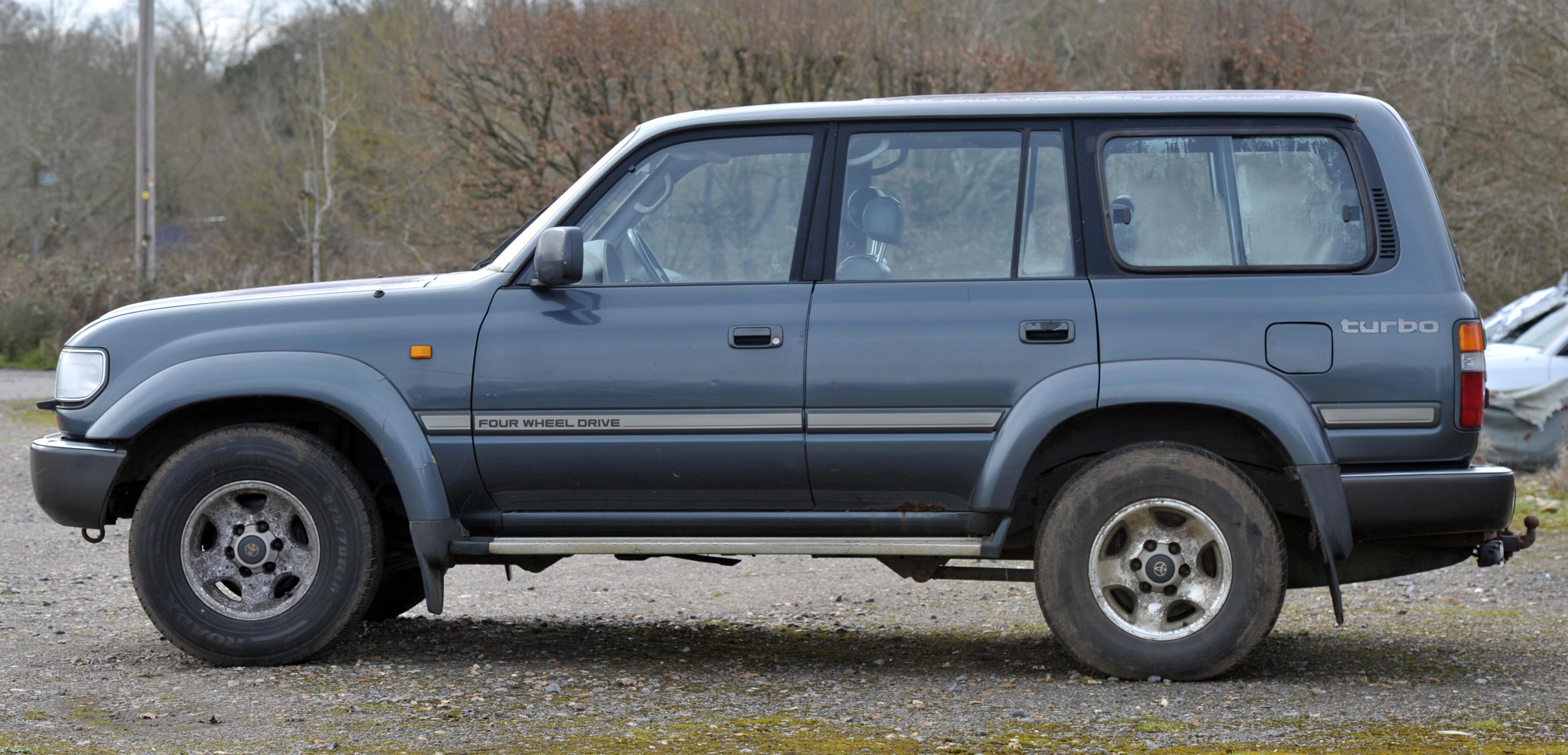 1993 Toyota Land Cruiser VX 80 series 4.2 Diesel Automatic. Registration number: L253 ABL. - Image 5 of 14