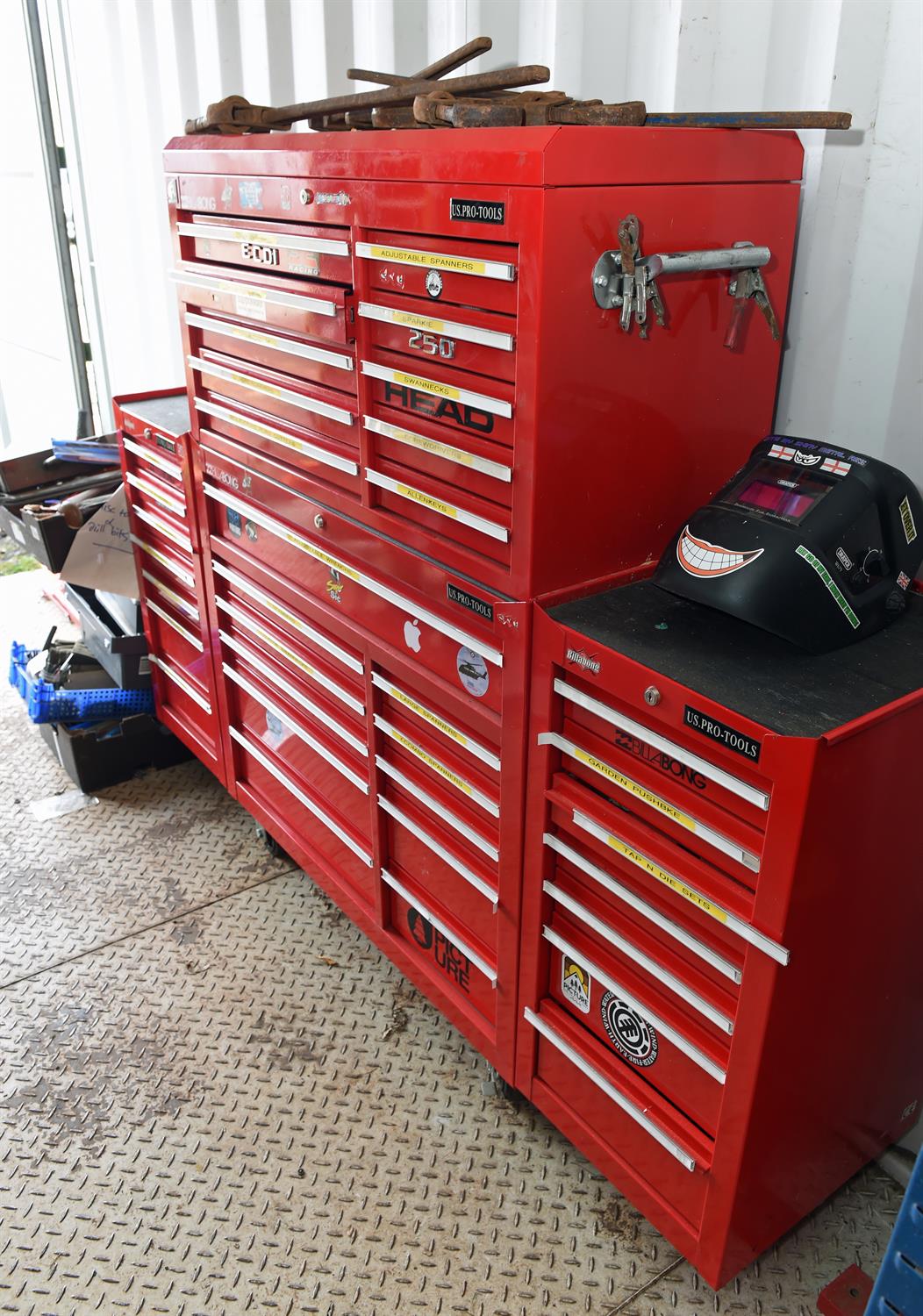 US Pro Tools professional 4 part draw red tool chest on wheels. Each draw is full of various tools - Image 2 of 39