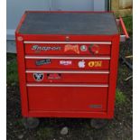 Snap on tool 4 x draw cabinet on wheels. Please note this lot has the standard Ewbank's standard