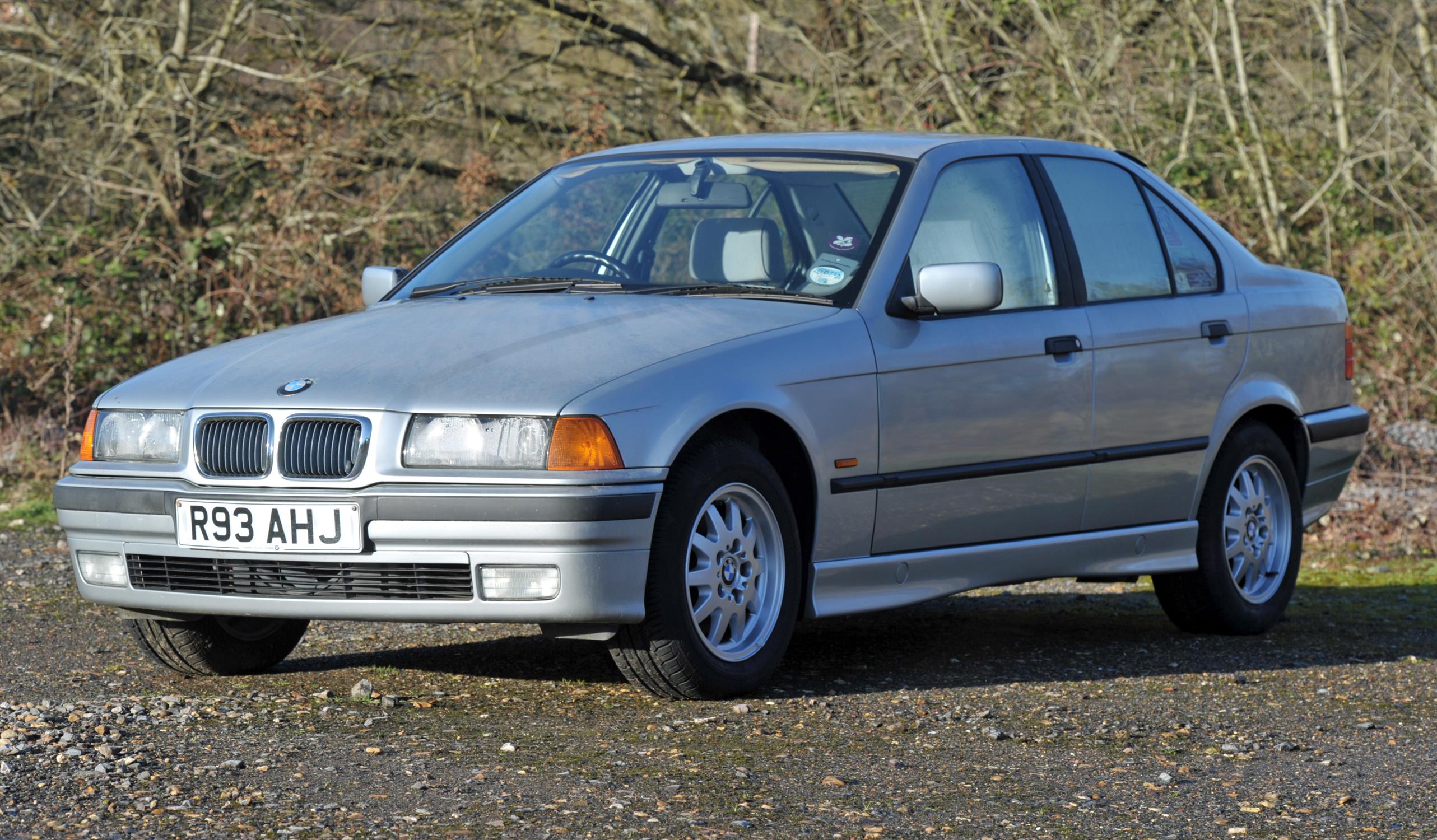 1997 BMW 323i SE Petrol Saloon Manual. Registration number: R93 AHJ. Only one owner with a genuine - Image 4 of 14