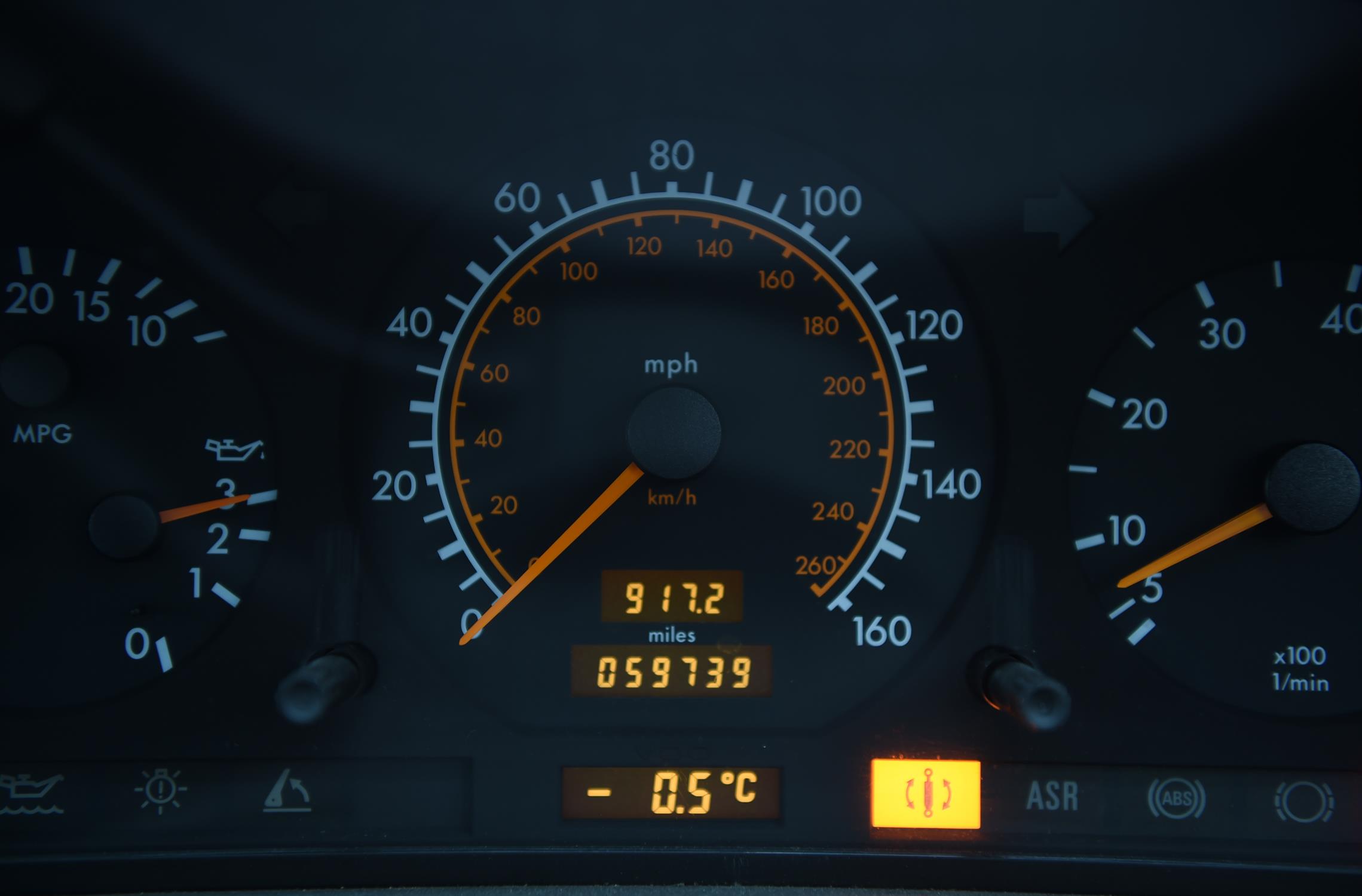 1993 Mercedes 500 SL R129 Petrol Convertible Automatic. Registration: K50 MJC. Mileage: 59,739. - Image 8 of 11