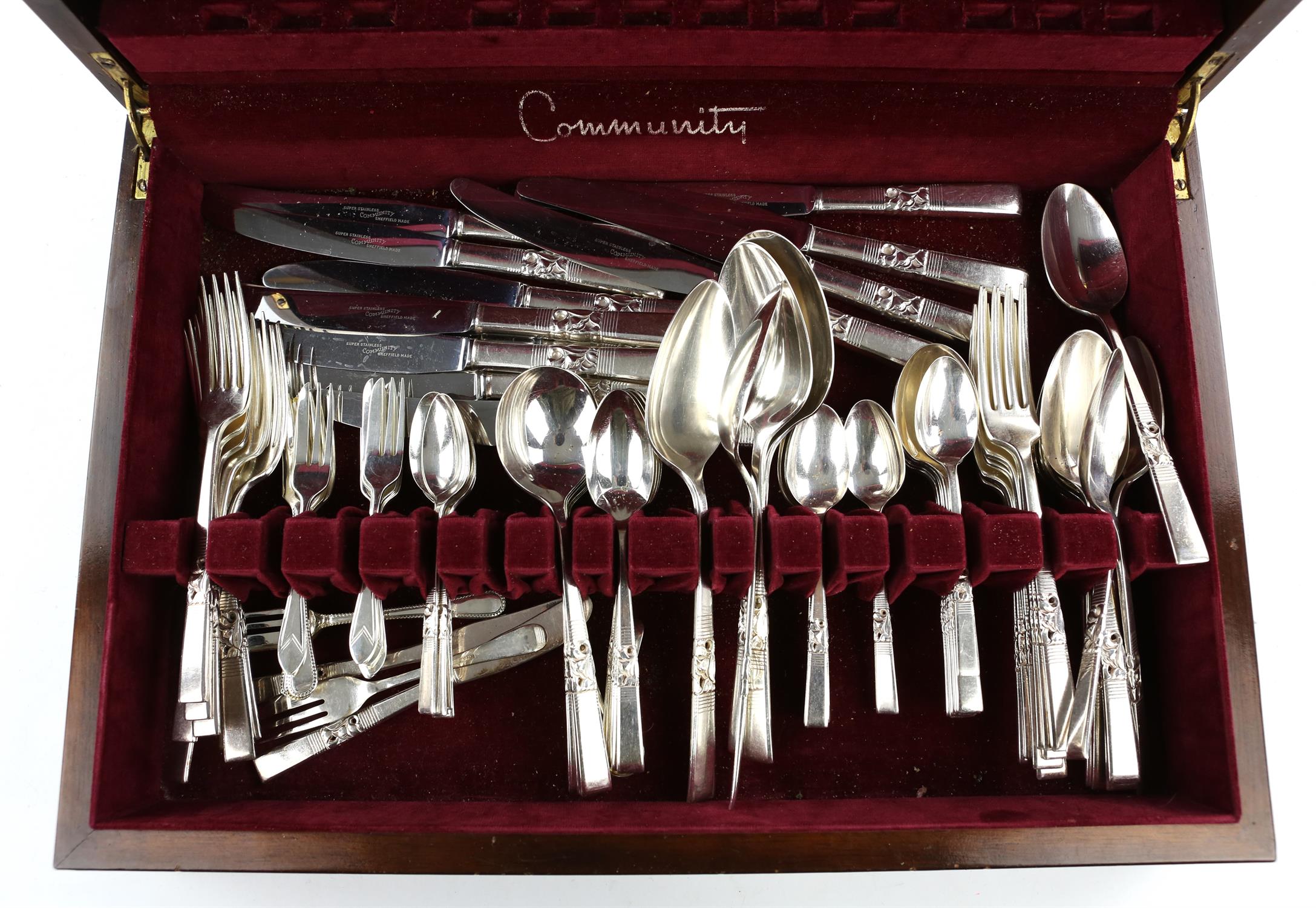 A walnut cased Community silver plated cutlery service, to also include seven silver napkin rings, - Image 3 of 5