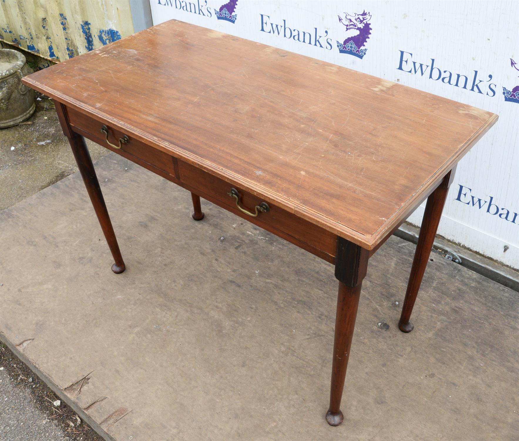 An Edwardian mahogany writing table, in the George II style, with two drawers, H 77cm, W 111cm, - Image 2 of 4