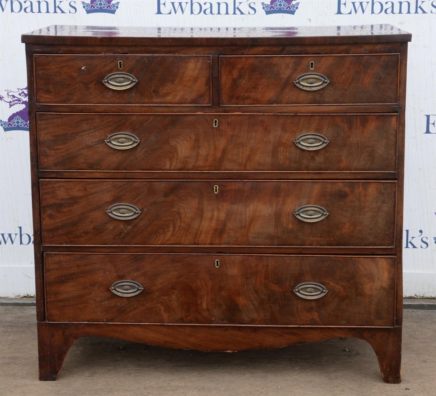 A George IV mahogany chest of drawers, with flame veneers to the drawers, on bracket feet, H 99cm,