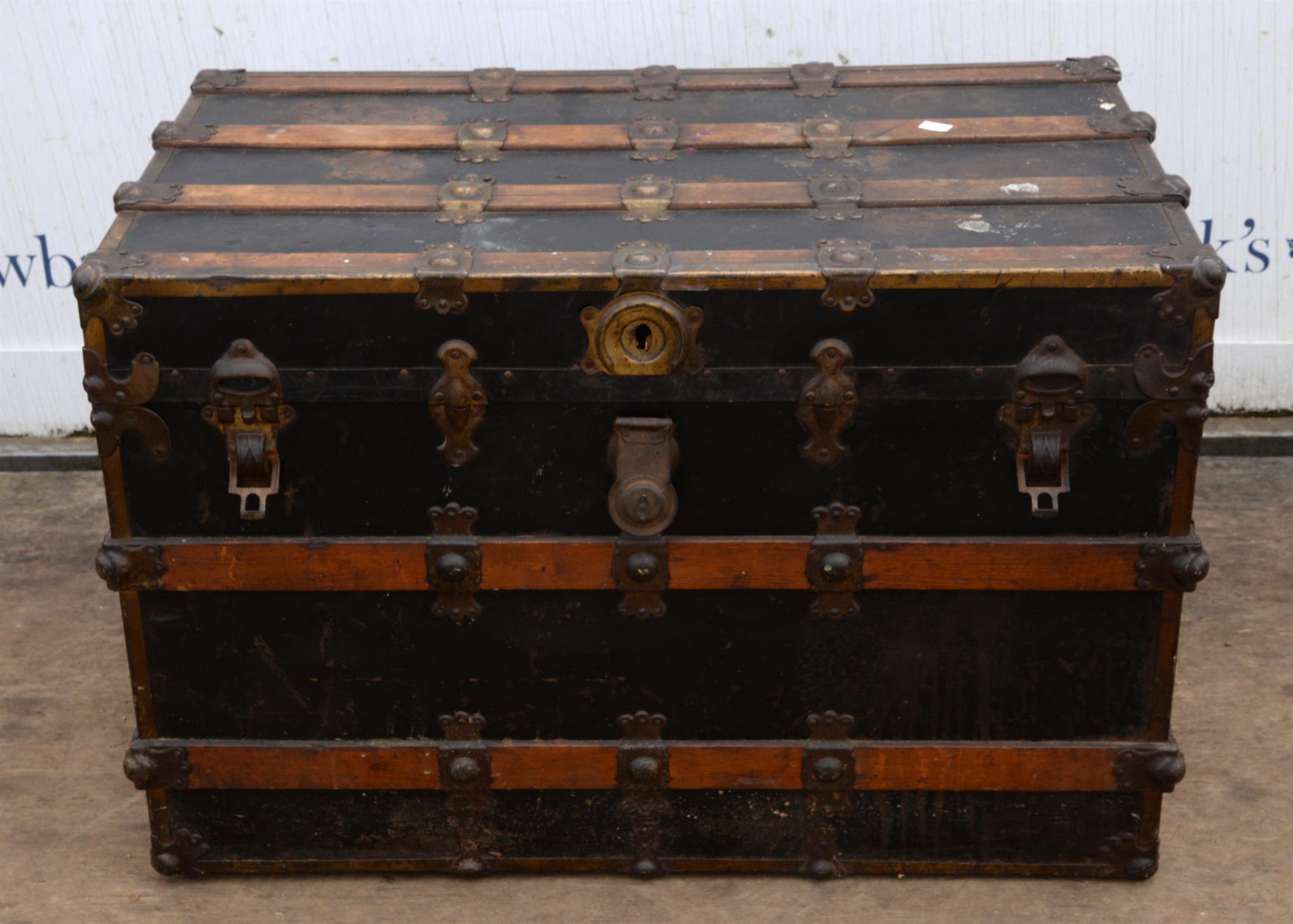 Early 20th century American cabin trunk, ( lacking internal tray ) W 87cm D 35cm H 58cm