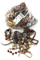 Selection of costume jewellery (Qty)