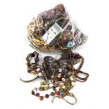 Selection of costume jewellery (Qty)