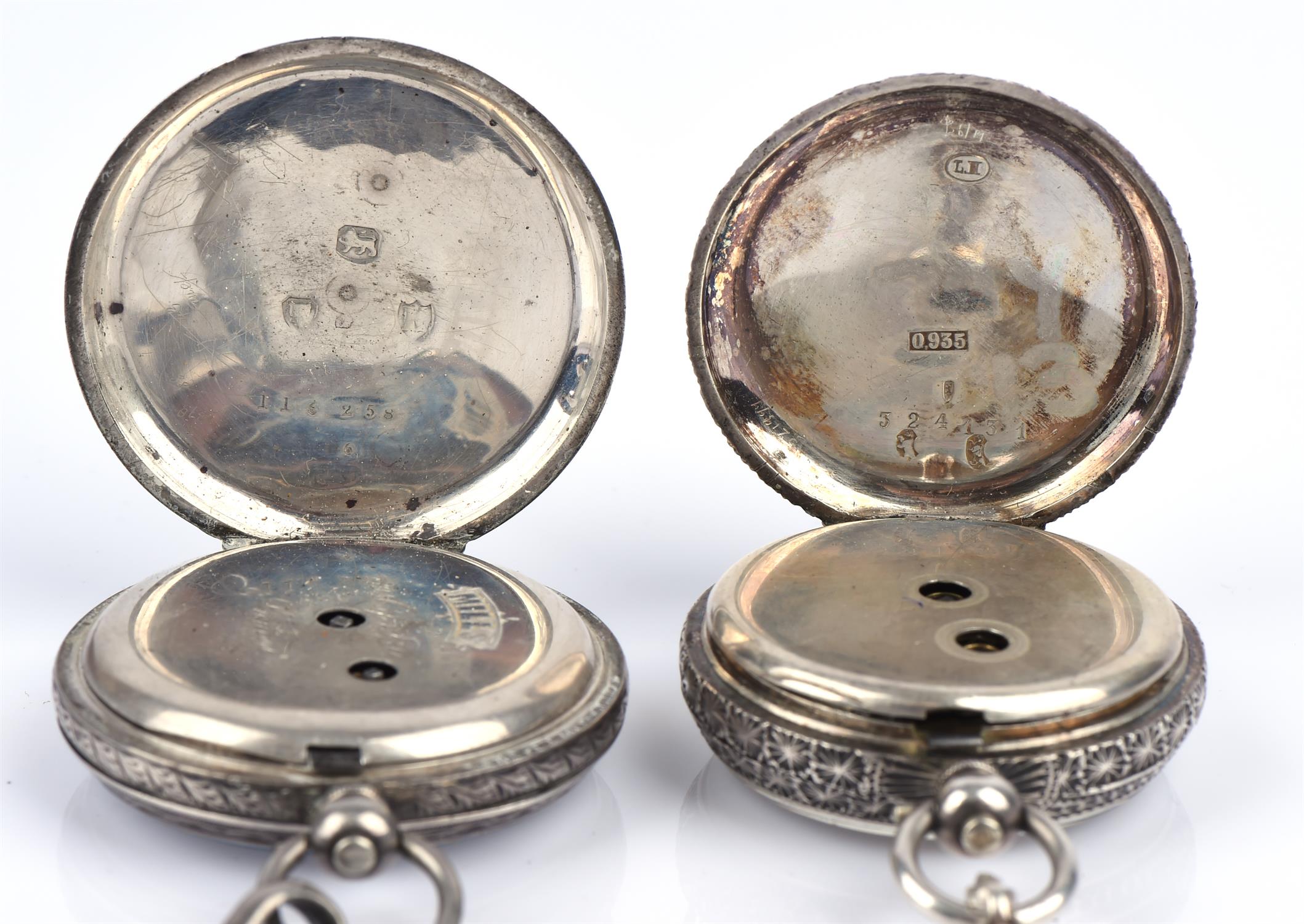 A ladies silver open faced pocket watch with Roman numeral hour markers within folate gilt - Image 5 of 5