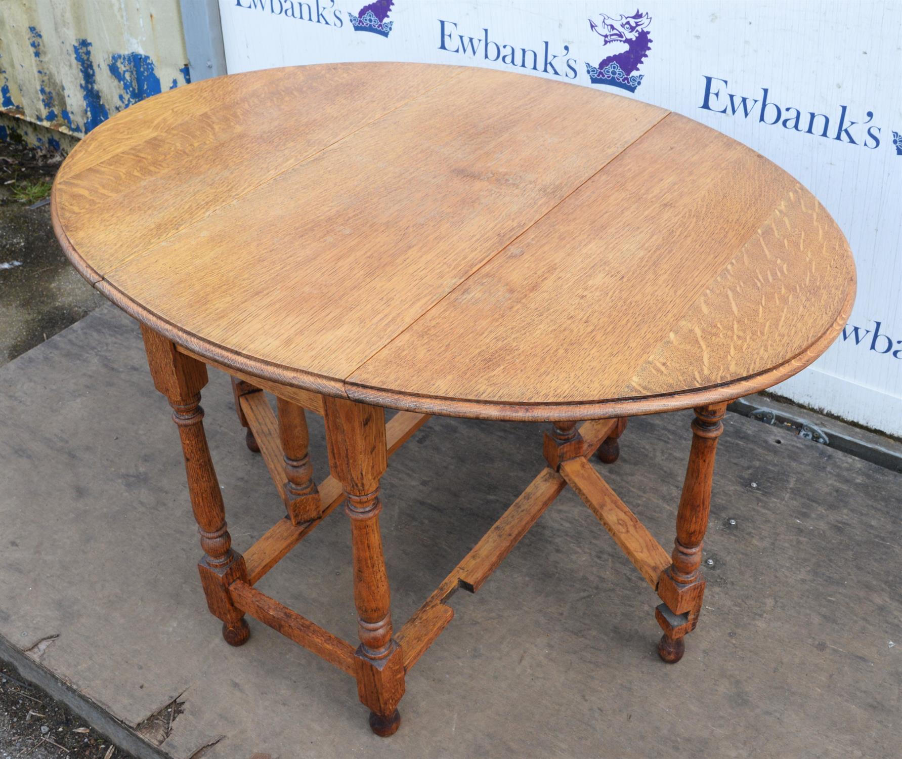 Oak two flap oval gate leg table, 20th Century, 72.5cm high x 121cm extended x 92cm deep - Image 5 of 5