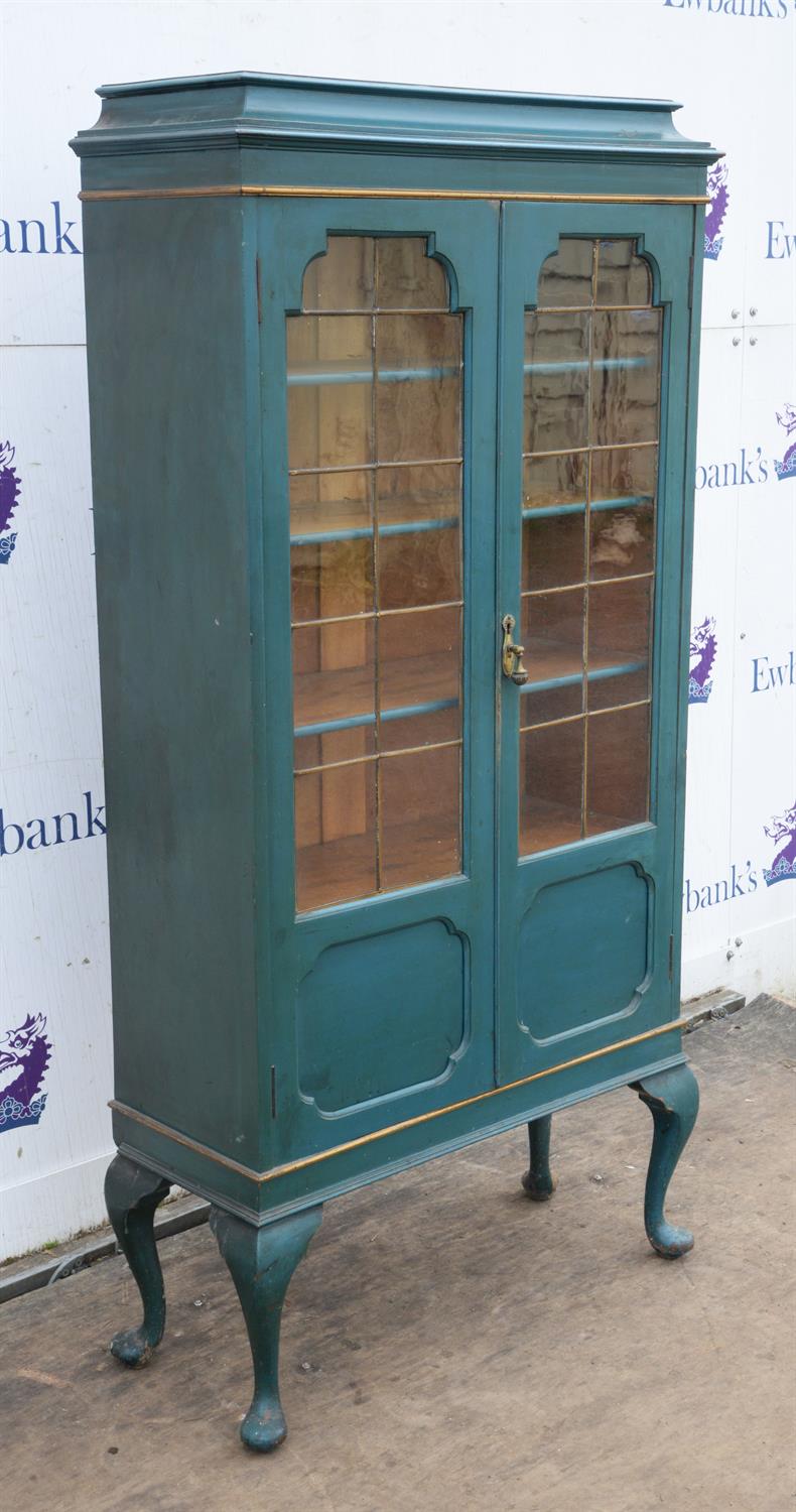 A George III style blue painted and gilt bookcase, 1910/20s, in the Chinese taste, on cabriole legs, - Image 2 of 4
