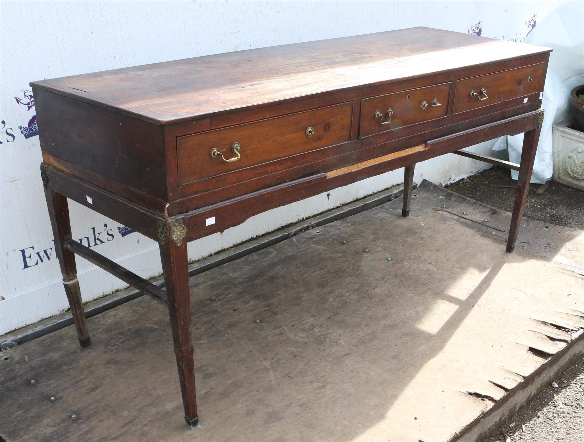 A Georgian mahogany and line inlaid side board, three long drawers over base line inlaid raised on - Image 4 of 4