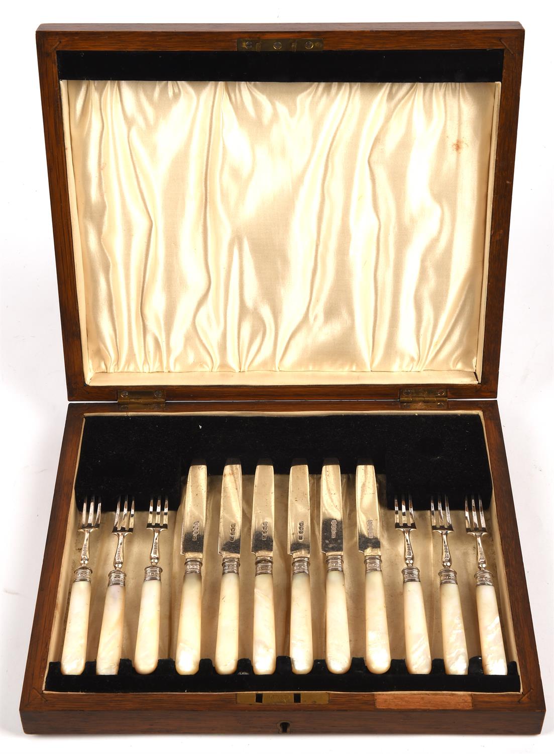 Cased silver fruit eating 12 piece set consisting of 6 forks, 6 knives with mother of pearls - Image 2 of 2