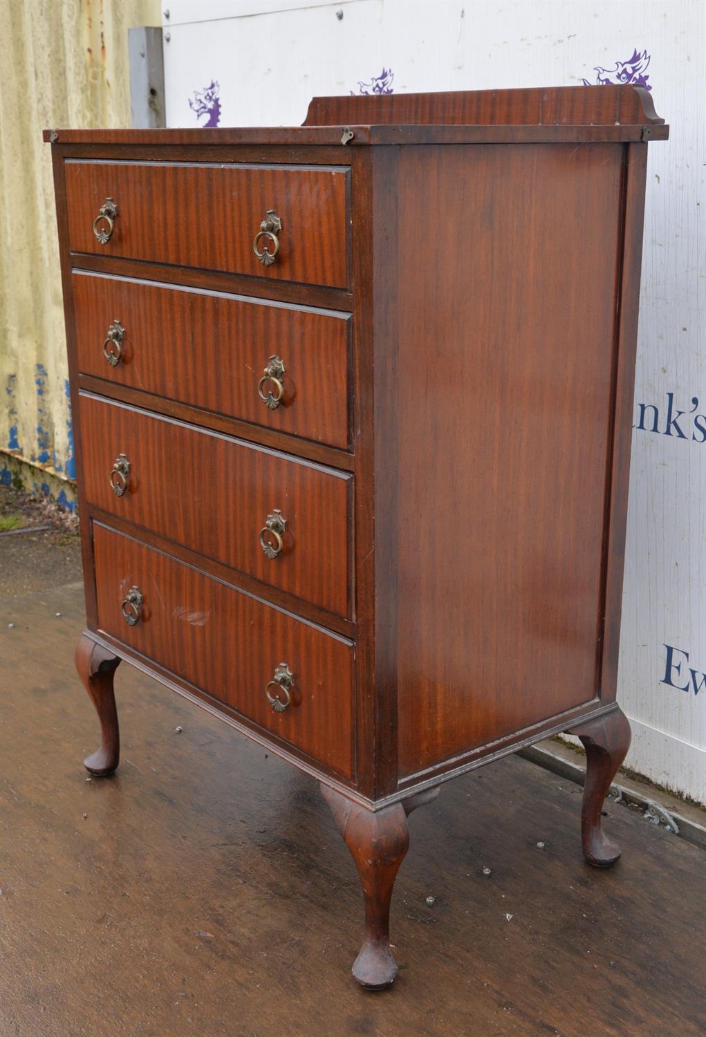 A George III style mahogany chest of drawers, 1920s, H 111cm, W 76cm, D 49cm - Image 3 of 4