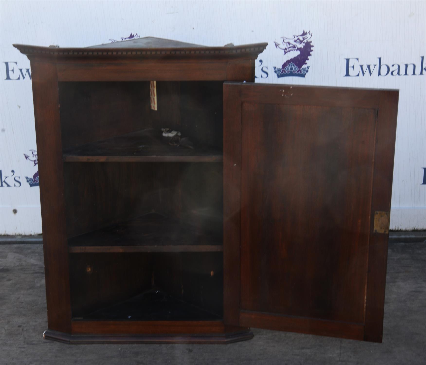 Mahogany corner cupboard, 19th century, dental moulded top with single door, H89 x W68 x D38cm - Image 2 of 3