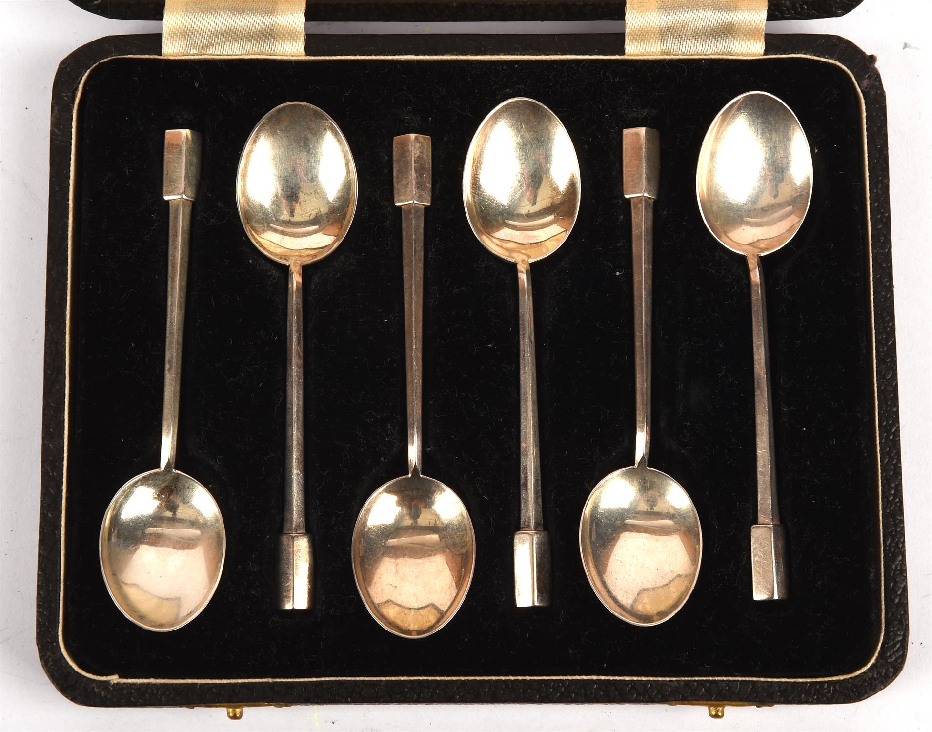 Cased set of six silver spoons by I.S Greenburg, Birmingham, 1941