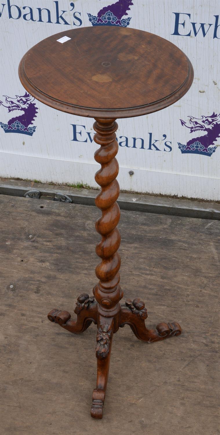 A Victorian walnut jardiniere stand, with a spiral turned stem, H 89cm, diam. 34cm - Image 2 of 3