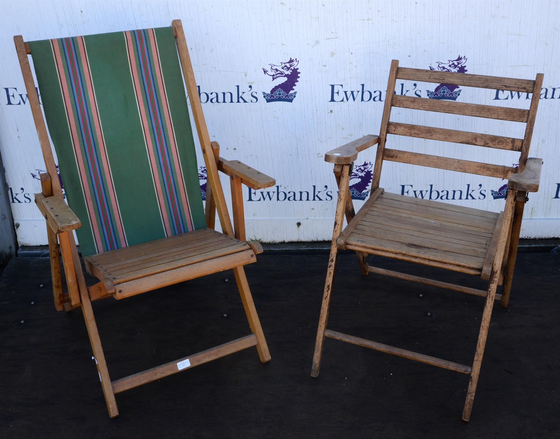 A folding deck chair, and another folding chair, with slatted seat and back (2) - Image 2 of 4